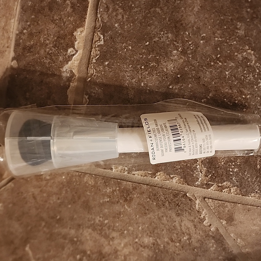 Rodan + Fields Foundation Brush